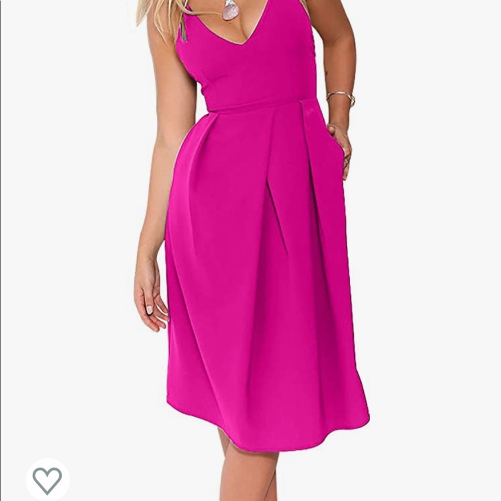 It has pockets!!